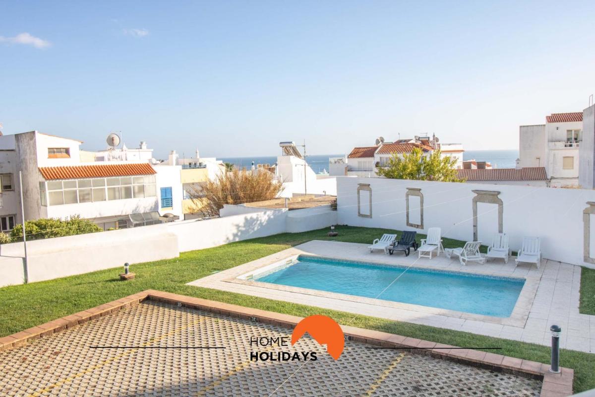 #108 Old Town Seaview Studio with Pool, 60 mts Beach