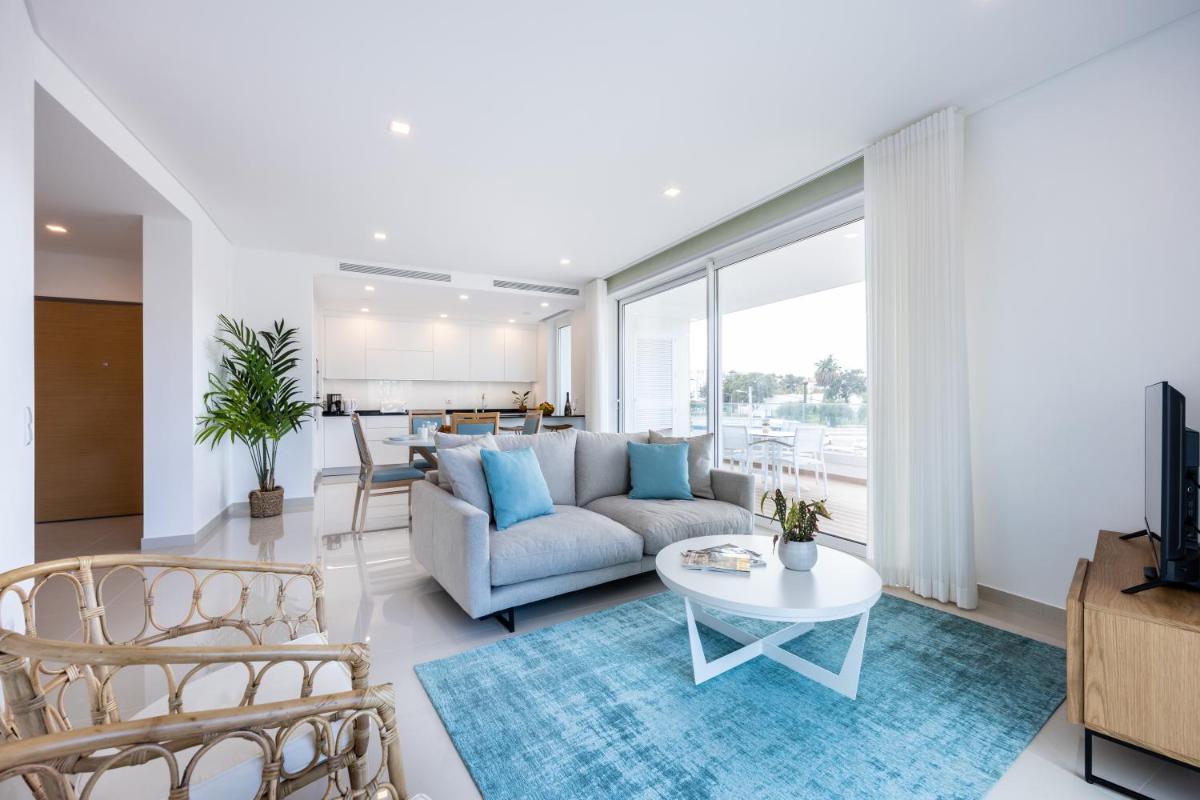 Adega Marina Apartments - Urban View