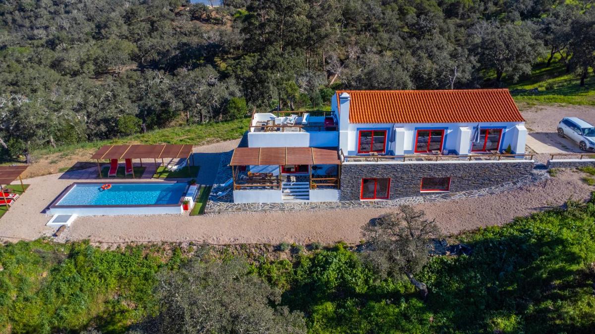 Sierra Melides Villa Alentejo - near beach & surrounded by nature
