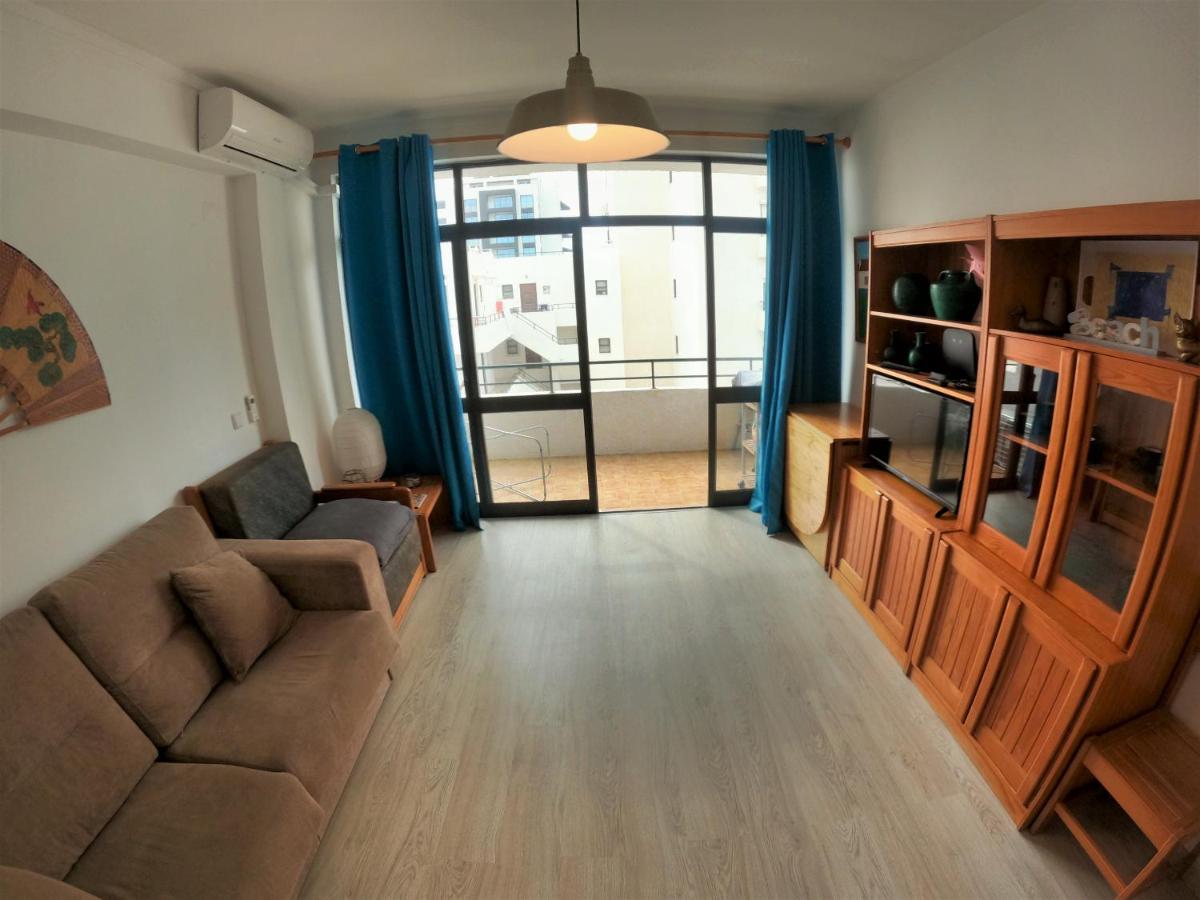 Algarve, modern T1 apartment with balcony, Quarteira