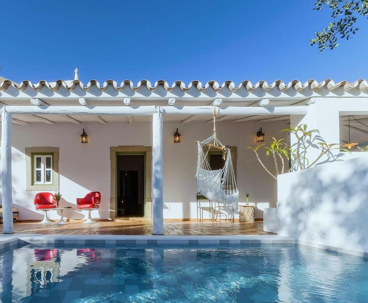 almóada - Eclectic Boutique Home