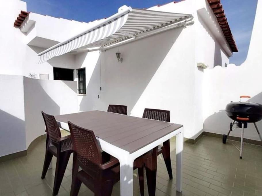 Areias Apartment - Oura Beach & BBQ & The Oura Strip Albufeira