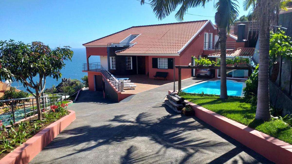Pleasant Apartment with Private Pool in Lombo Do Doutor 50 m²