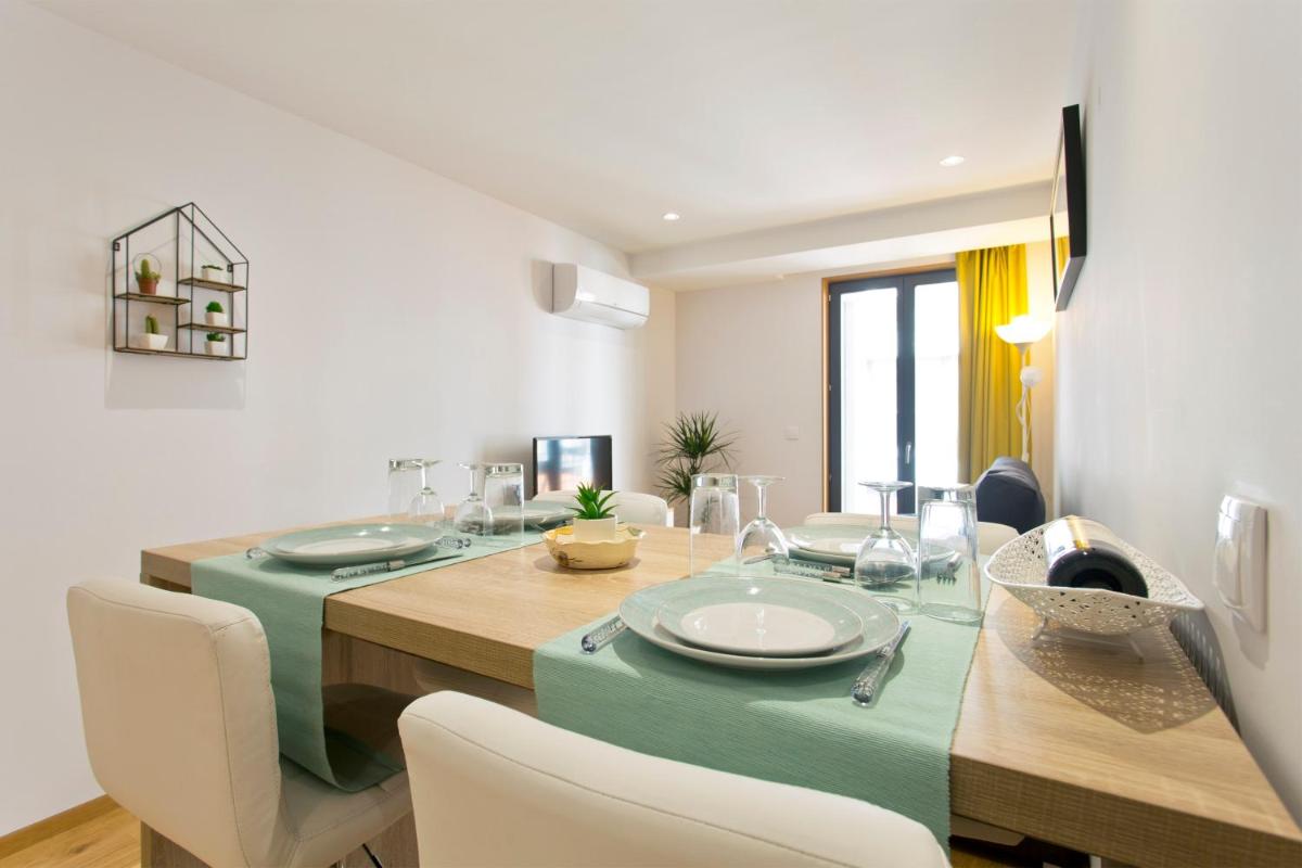 Charming Apartment in Porto 50 m² Modern Comfort