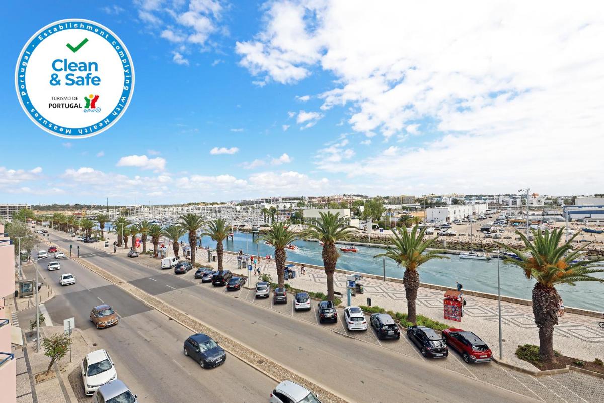 B60 - Lagos Promenade View Apartment
