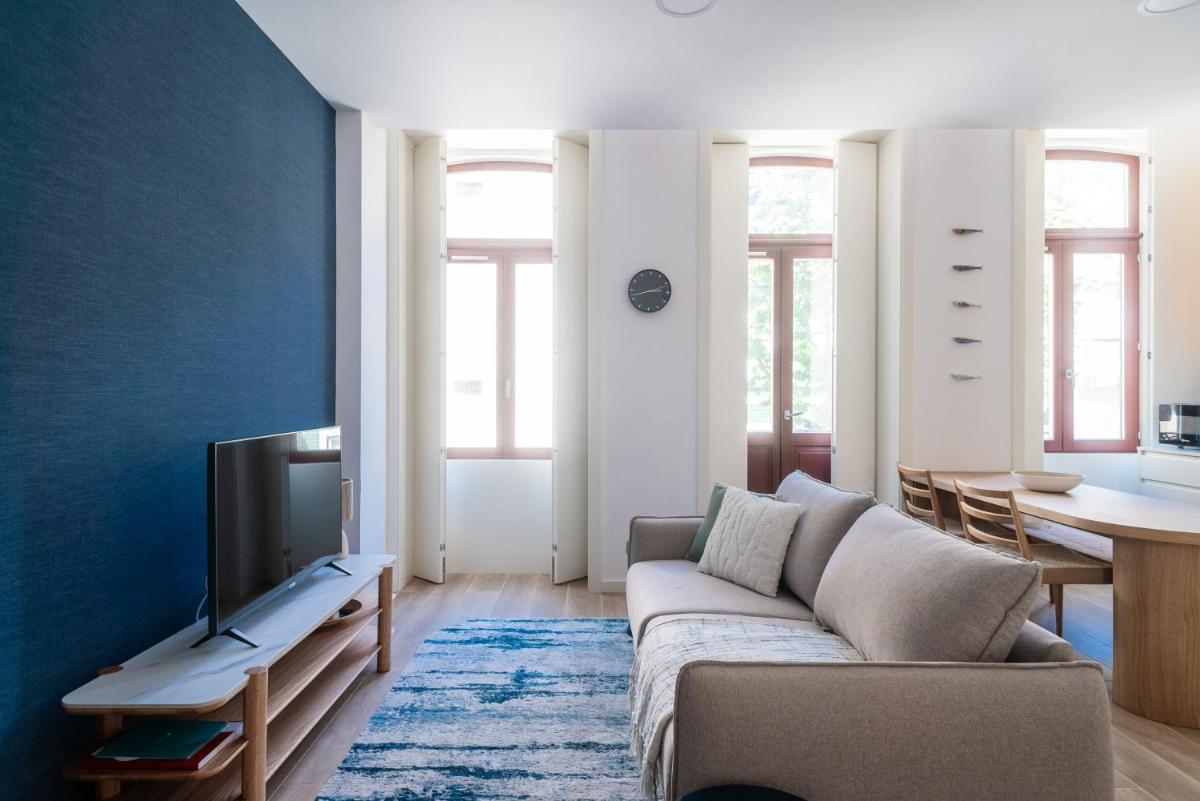 Bright Bonfim Flat w/ Balcony by LovelyStay