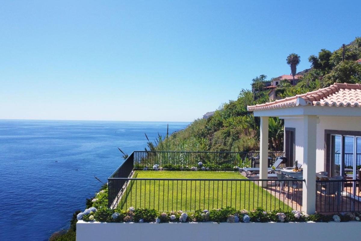 Casa da Fajã Sea Front Clifftop Villa By LovelyStay