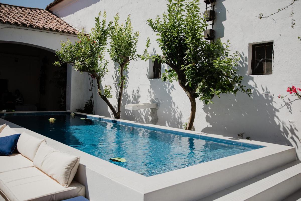 Casa Pereirinha  Pateo House