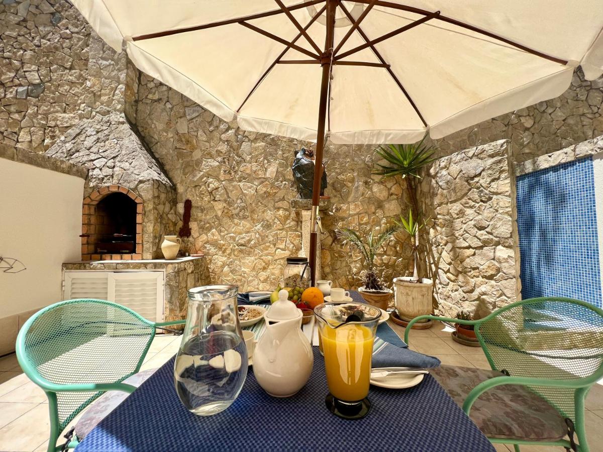 Central Tavira Townhouse close to Riverside: 2BR