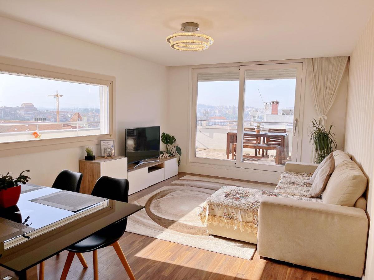 Unique Penthouse Porto near Livaria Lello - 40m2 Terrace and Free Parking