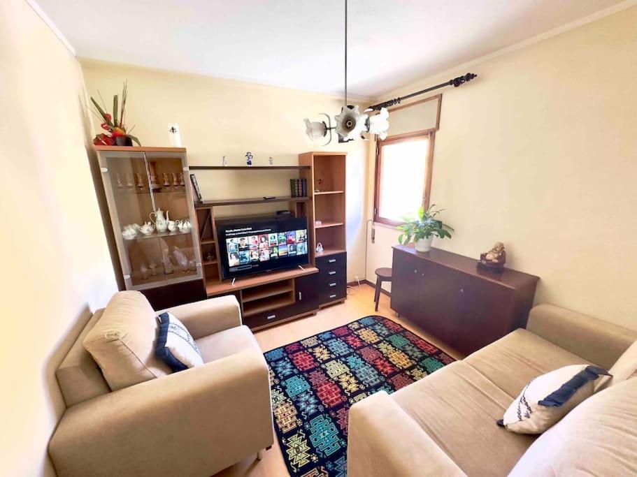 Cozy two bedroom apartment, 2 minutes from the beach