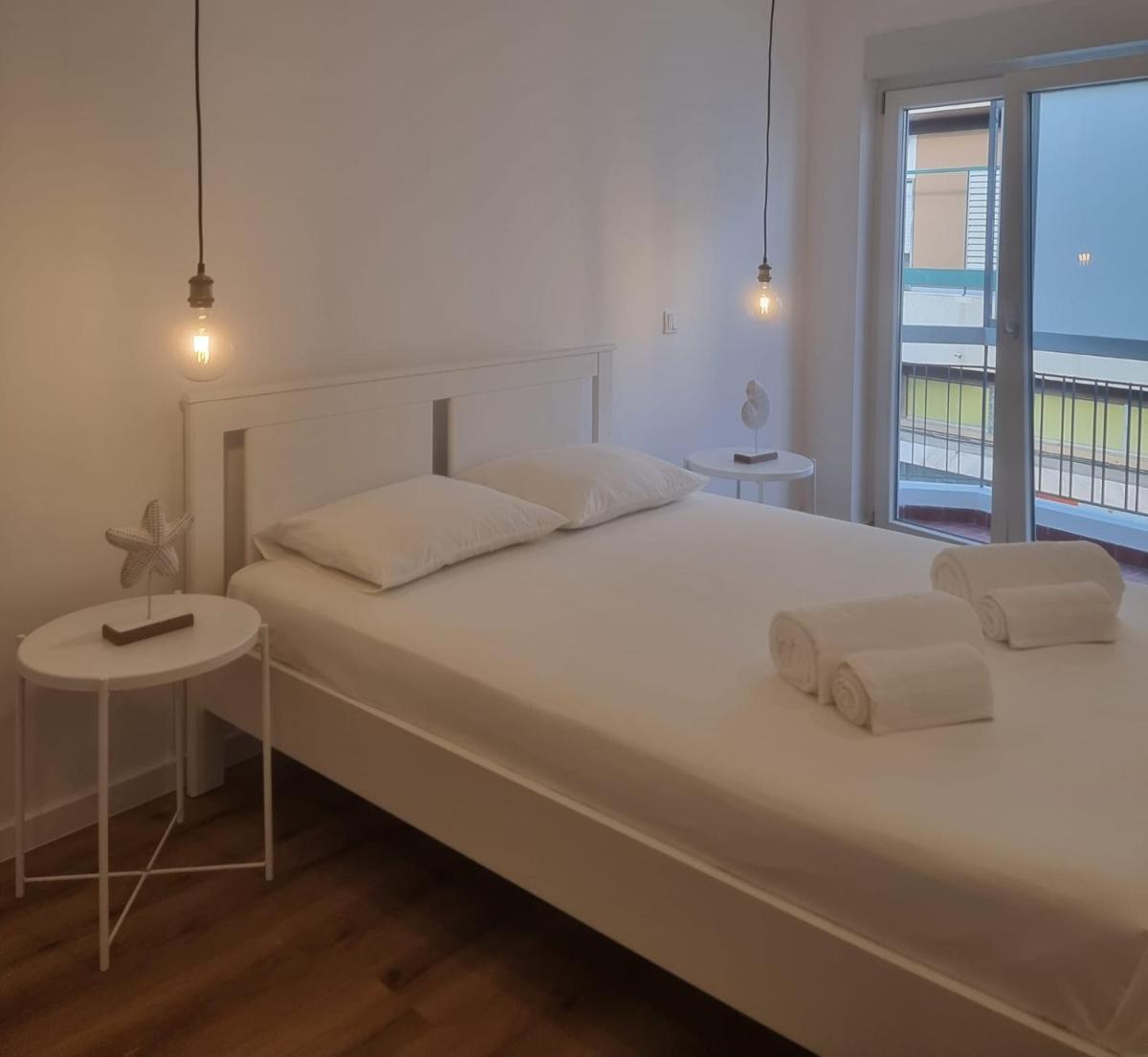 Downtown Faro Luxury Flat with Balcony