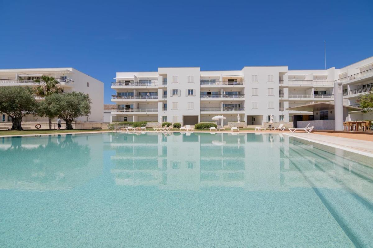 Marina Retreat - An exquisite 2 bedroom apartment on the Lagos Marina