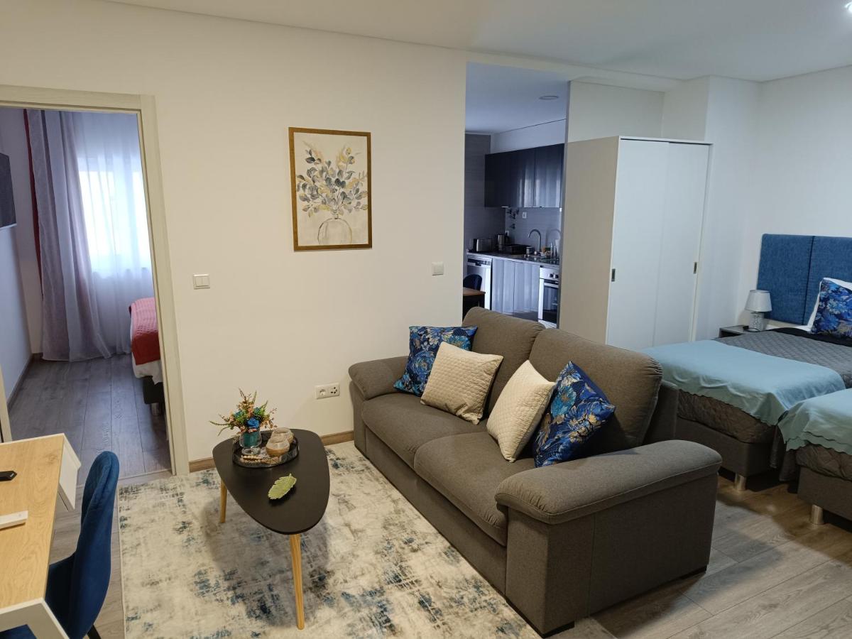 Garden House Fundão - Suíte 103 com varanda