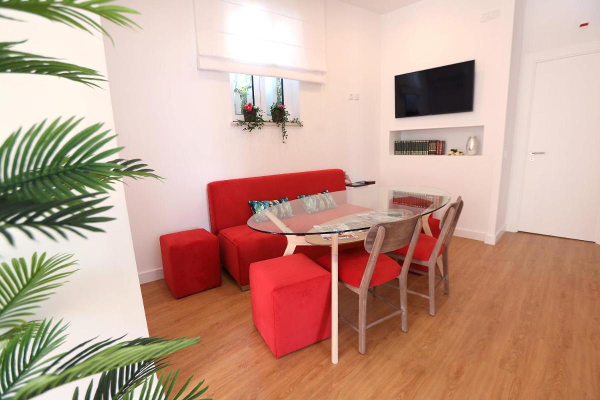 Glass Boutique - Rooms & Suites