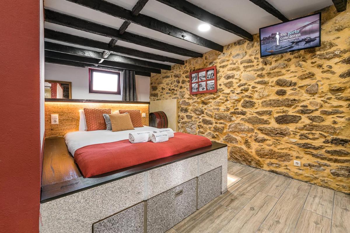 GuestReady - Charming stone wall retreat