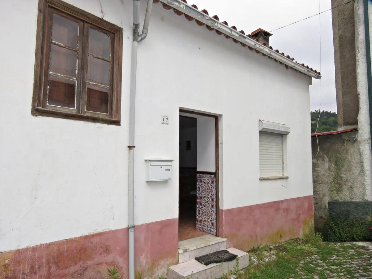 Charming house in Miranda do Corvo + Spacious terrace