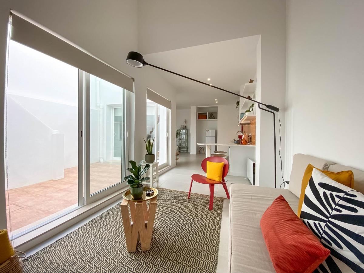 Casa Longa Faro - Traditional Portuguese House with modern comforts