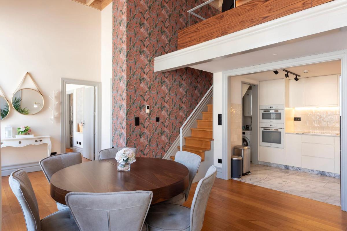 LovelyStay - Deluxe 2BR Duplex with Splendid View