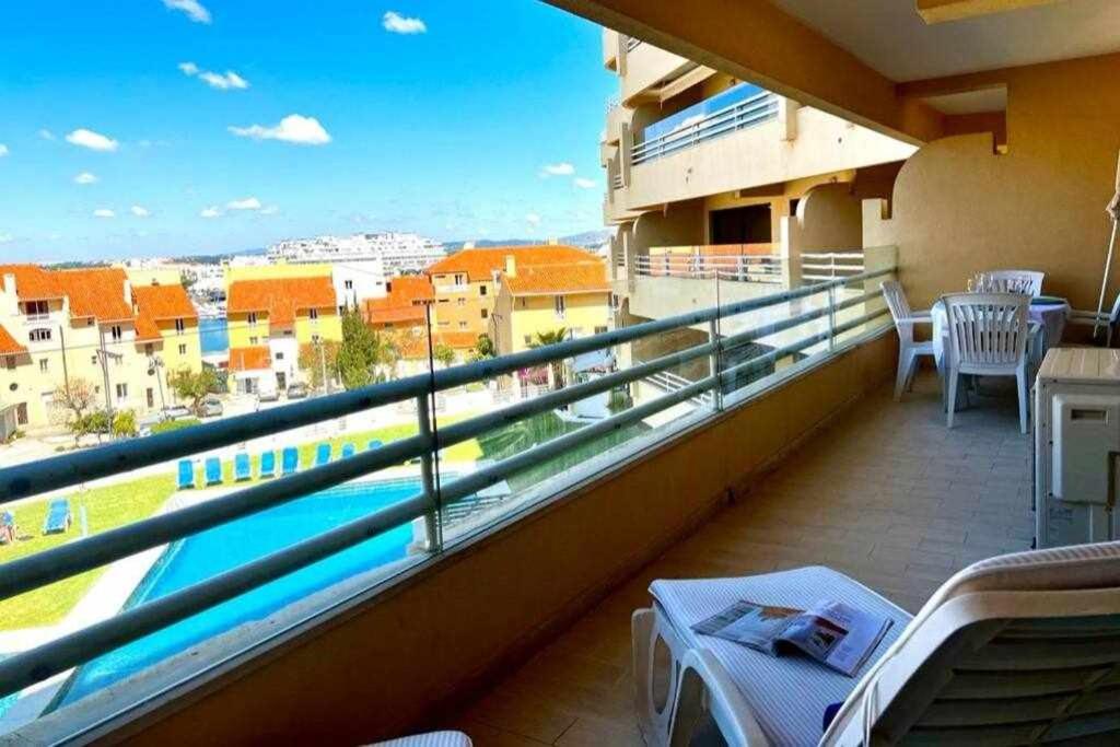 Marina Mar T2 na Marina de Vilamoura piscina