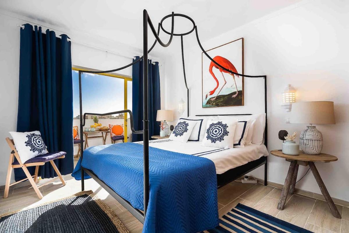 Stylish Apartment With View