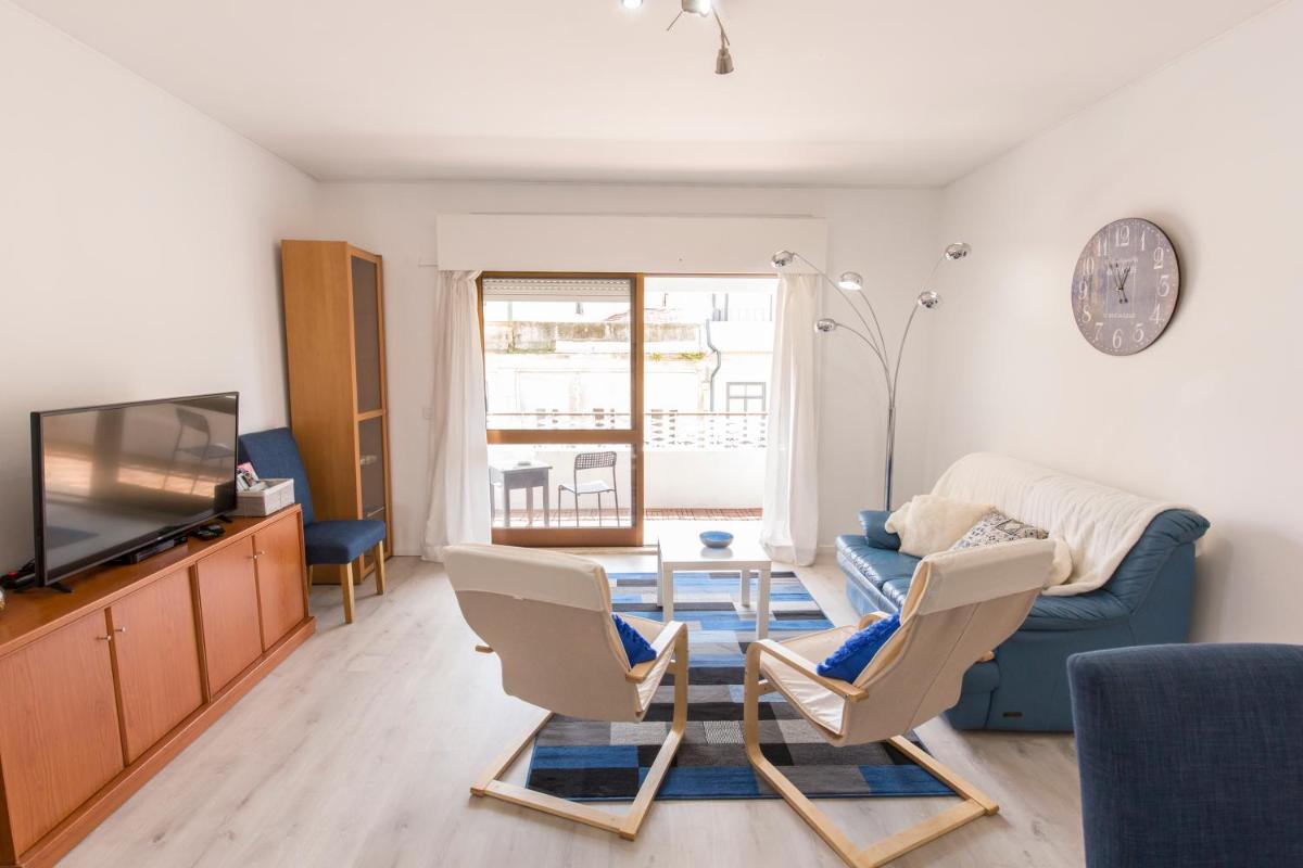 Metro Lapa House with sunny balcony and A/C