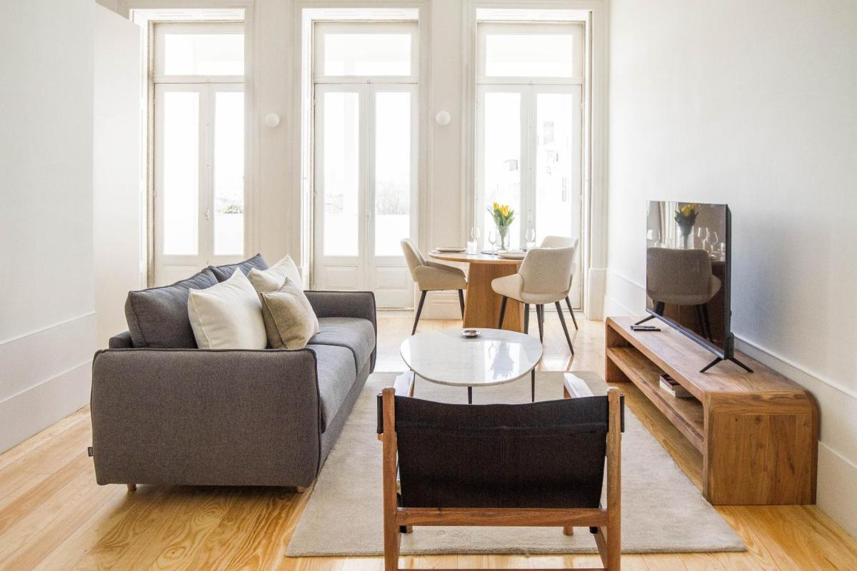Modern Charming Loft with balcony in central porto