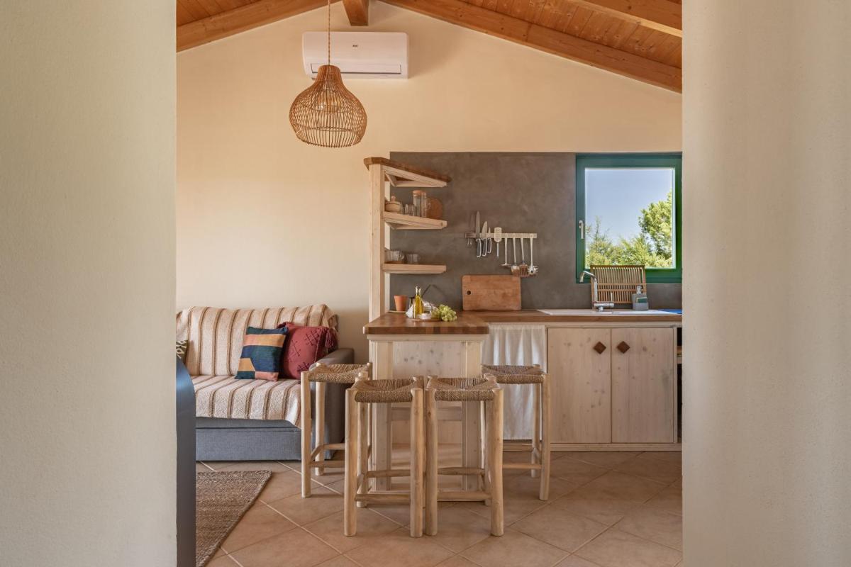 Monte Flora Farmhouse