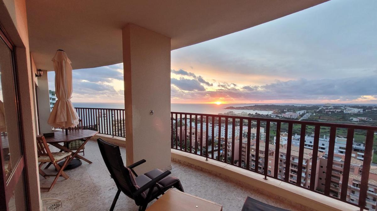 O WOW sunset beach and cliffs view