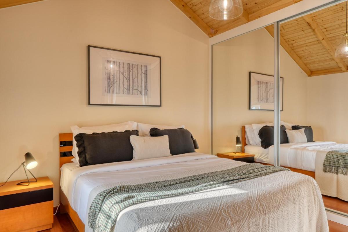Ocean View Cottage, a Home in Madeira
