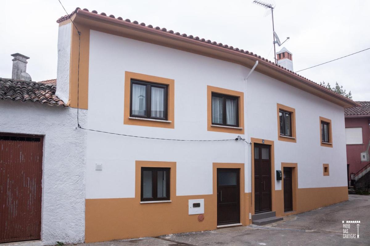 Pátio das Cantigas