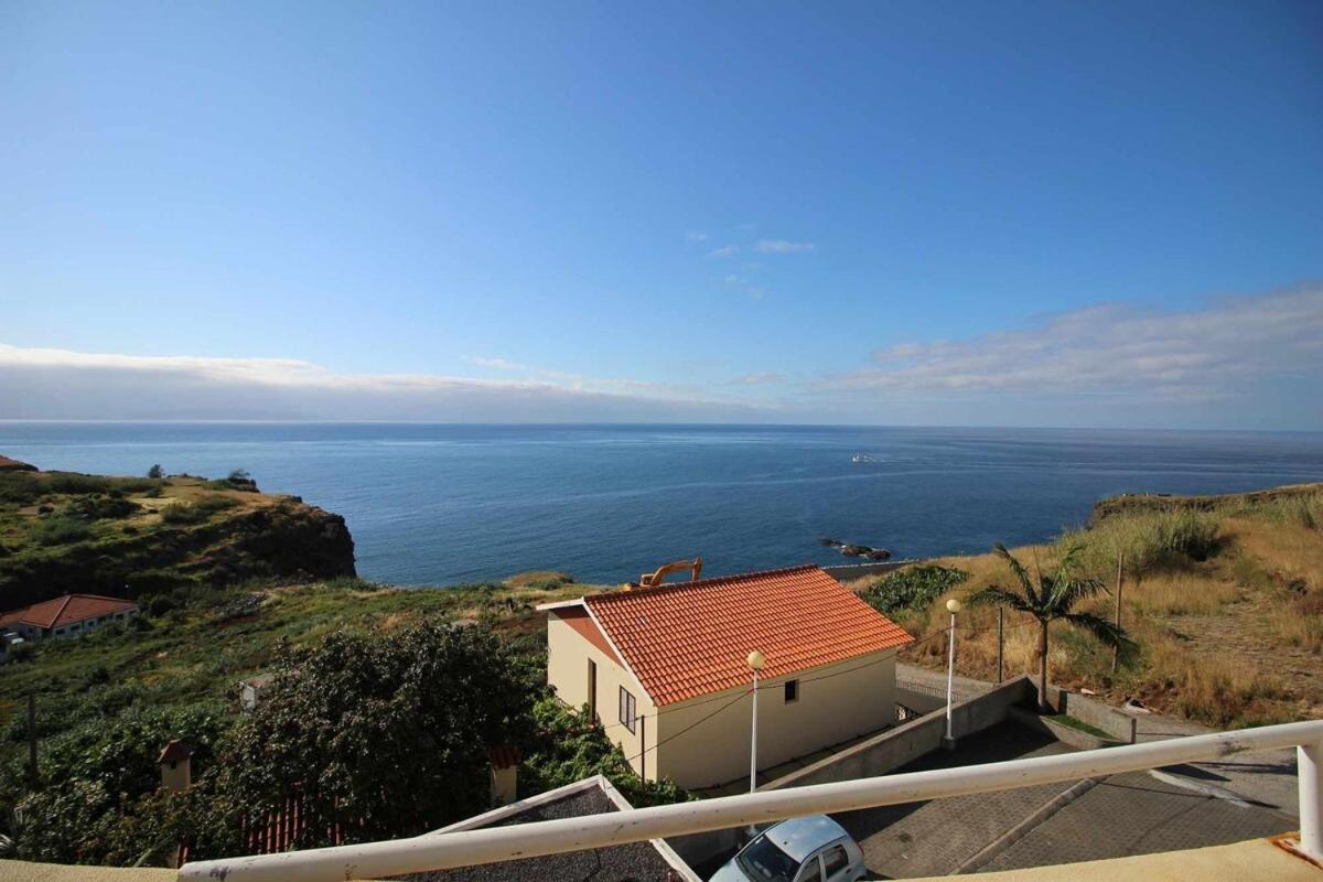 Portinho II-Modern apt with balcony facing the sea