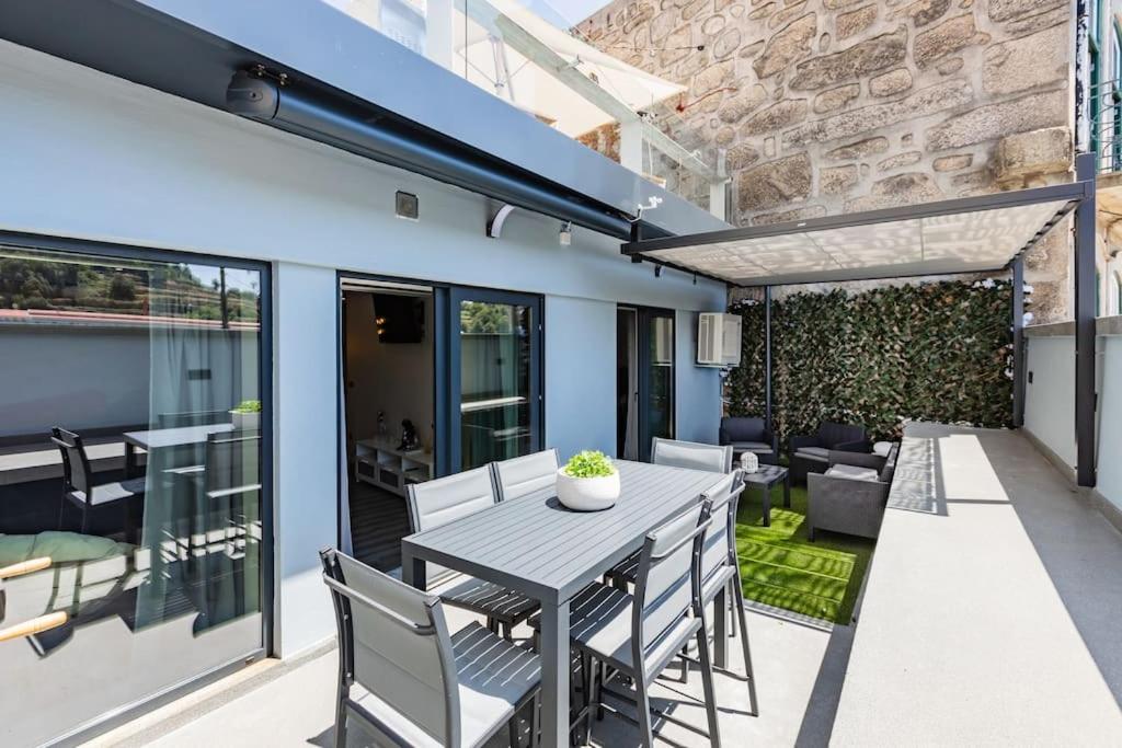 Porto City Holidays by Douro River