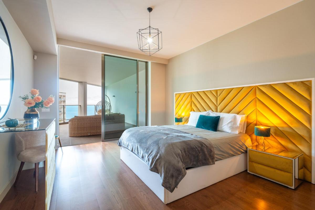 Royal Sea View IV by bE hOST