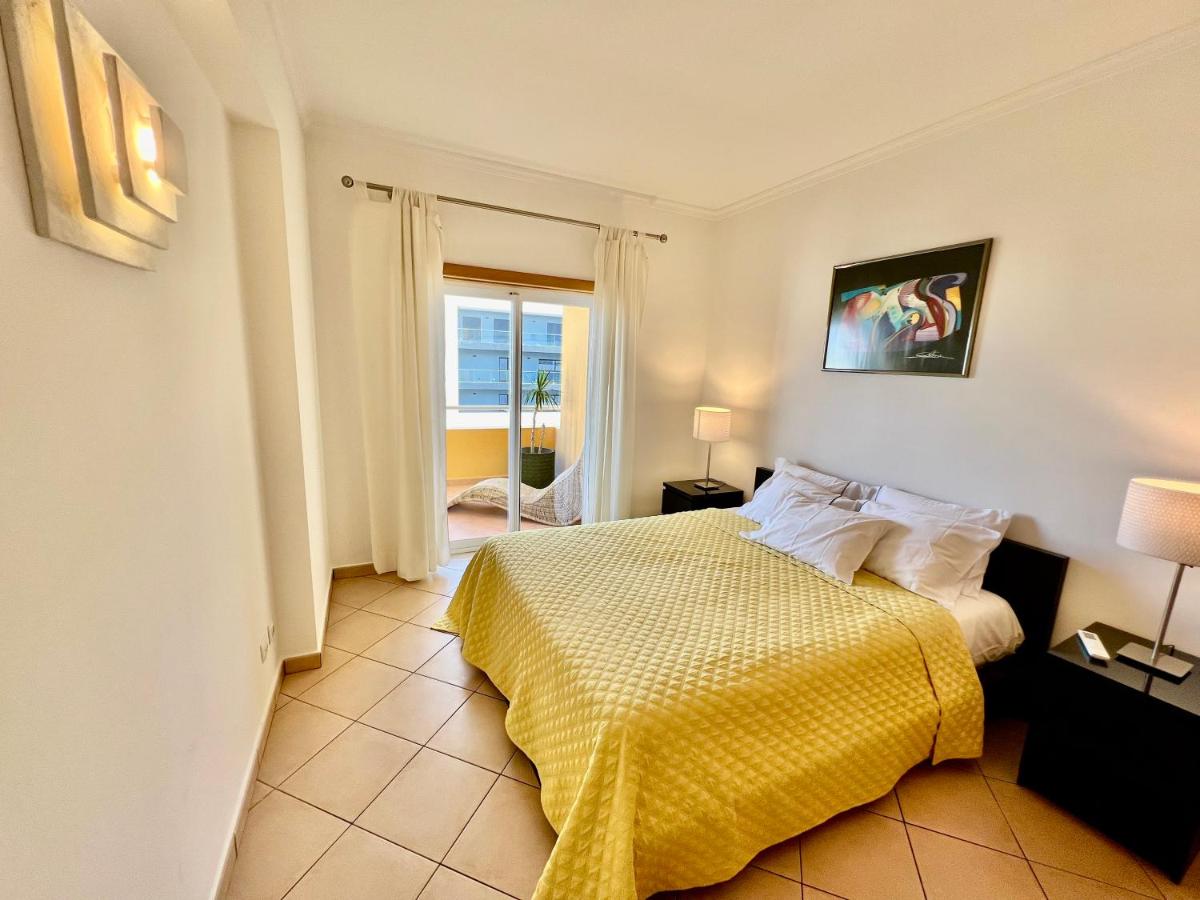 Casa Sol, Fast WIFI, Airco, swimming pool near the Beach Praia Da Rocha