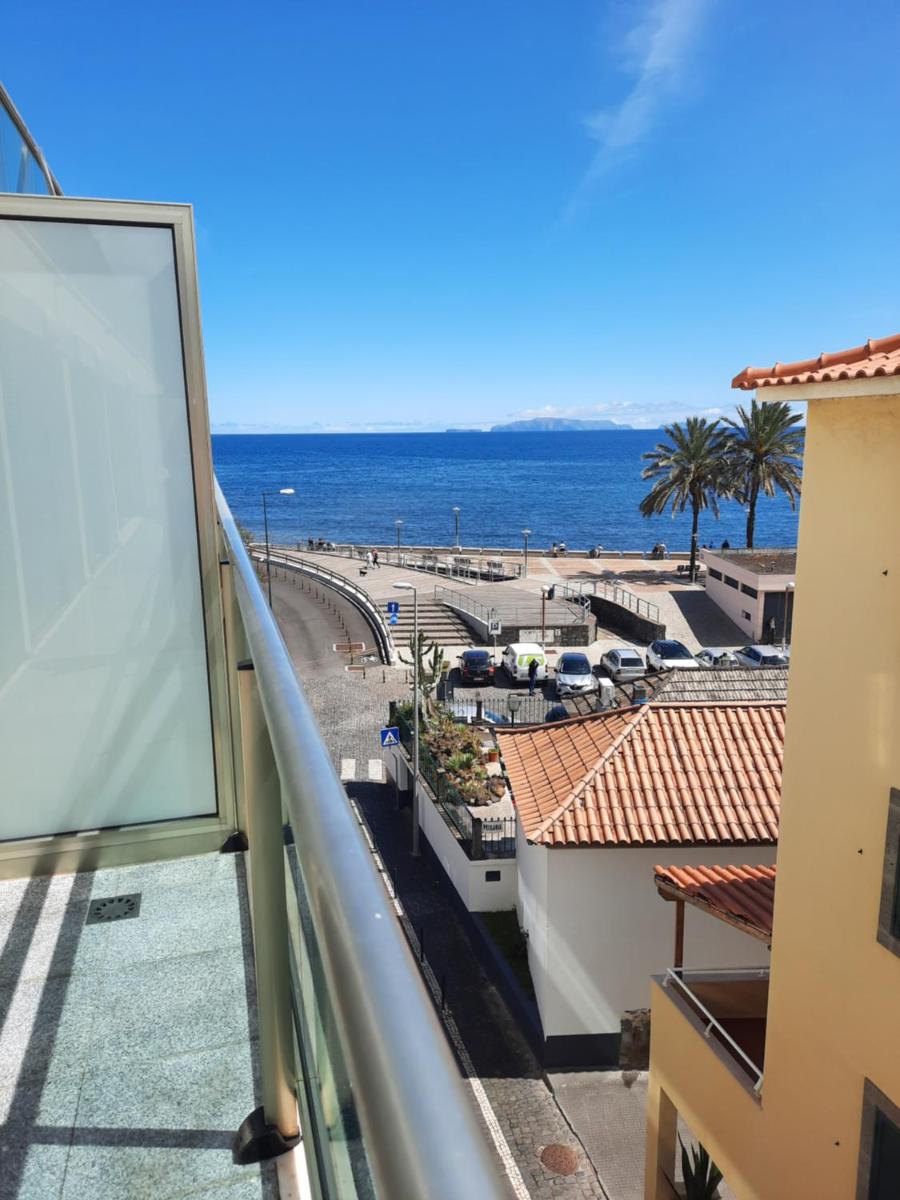 Sunny Beach Machico Apartment by HR Madeira