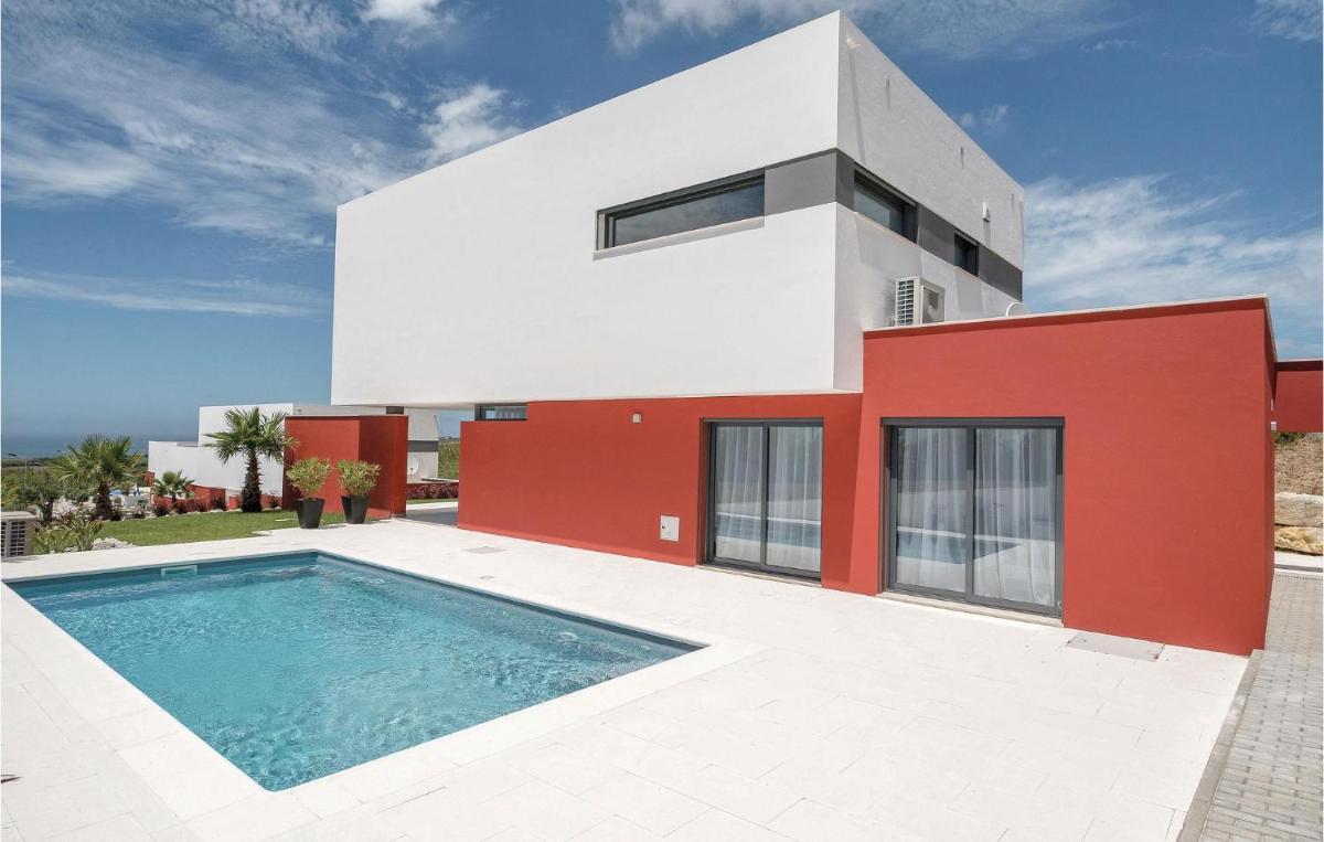 Stunning Home In Lourinha With House Sea View