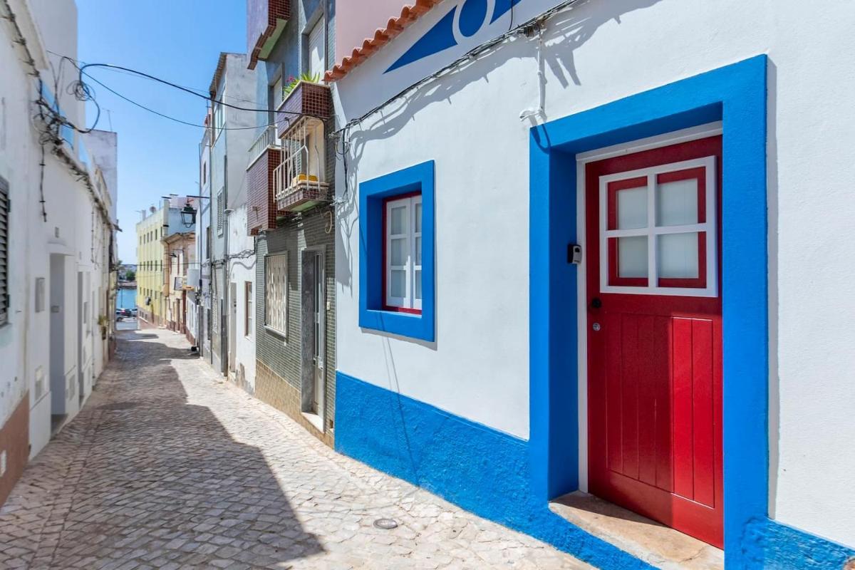 Typical fishing village in historic center II