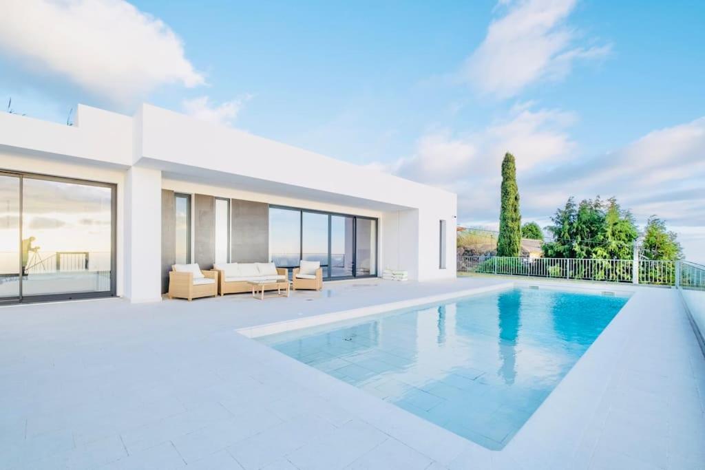 Vila Cales e Chadas by Your Madeira Rentals