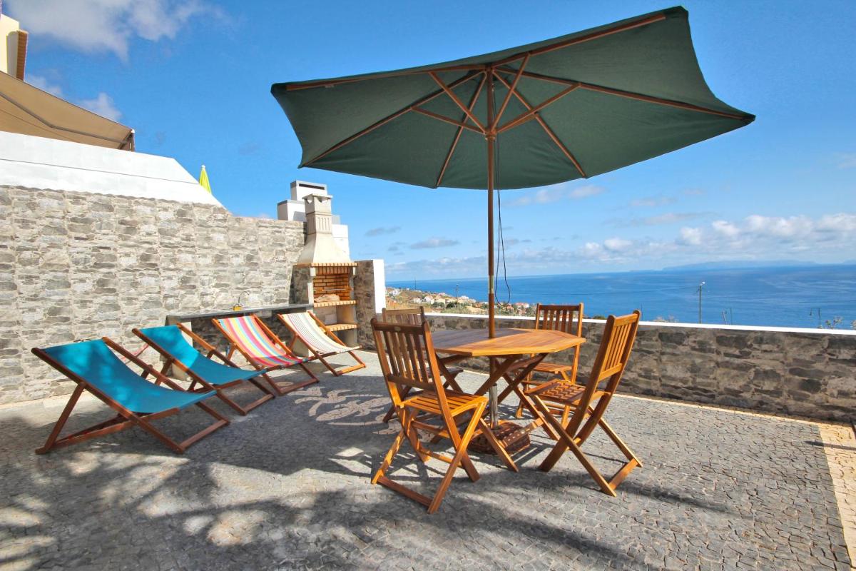 Villa Araujo Da Costa by HR Madeira