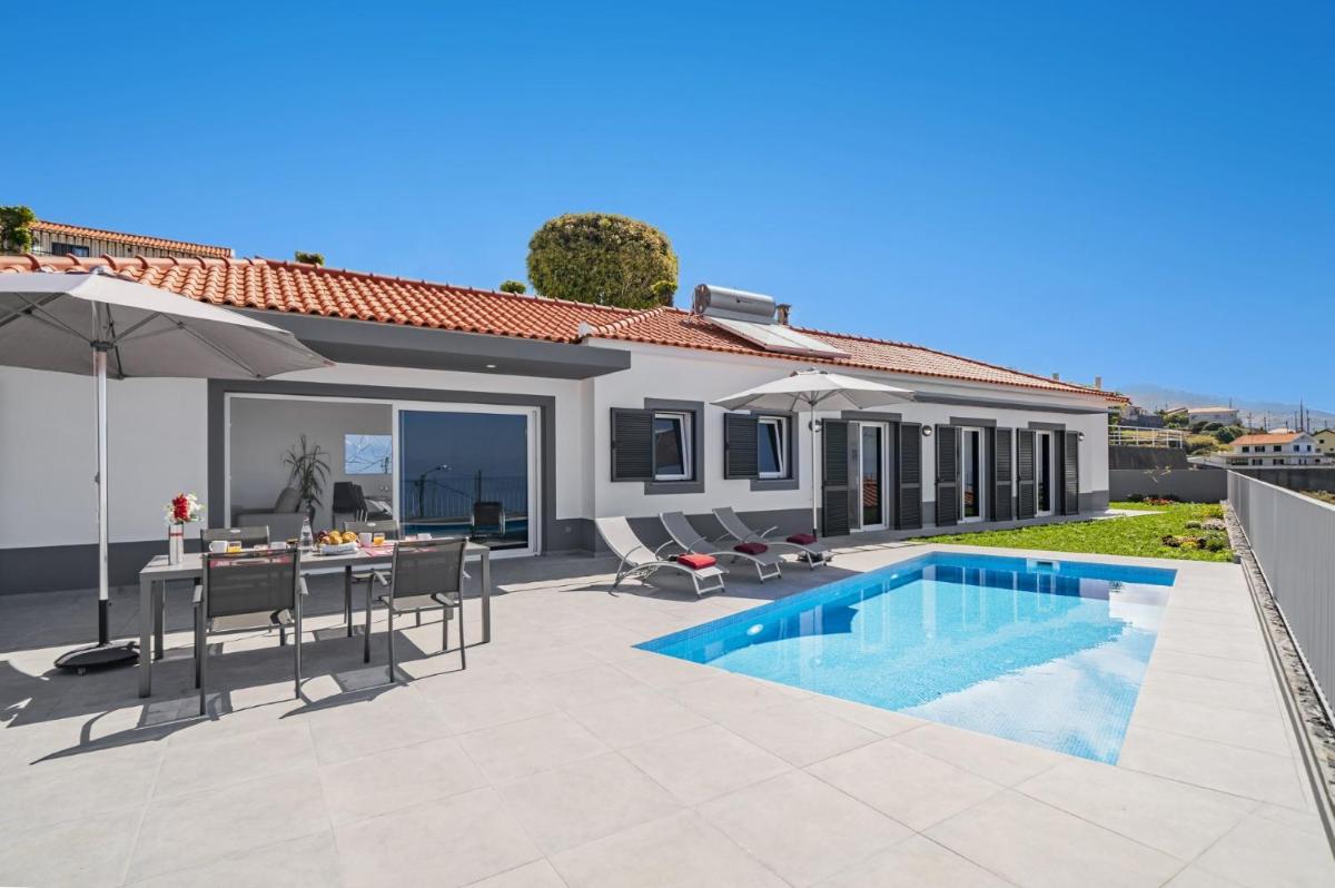 Villa Canavial by Villa Plus