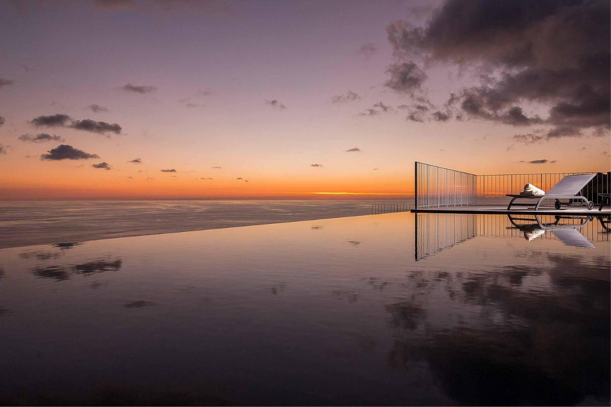 Villa Cliffscape