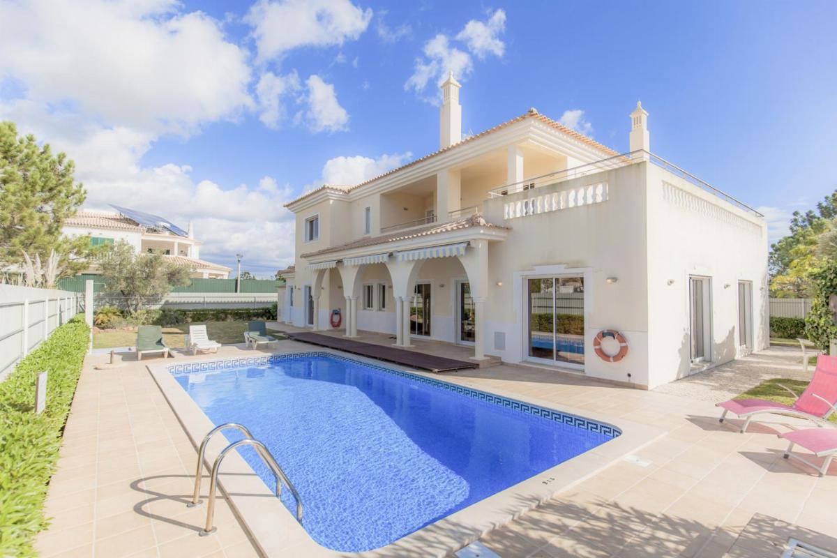 Villa Coute Real