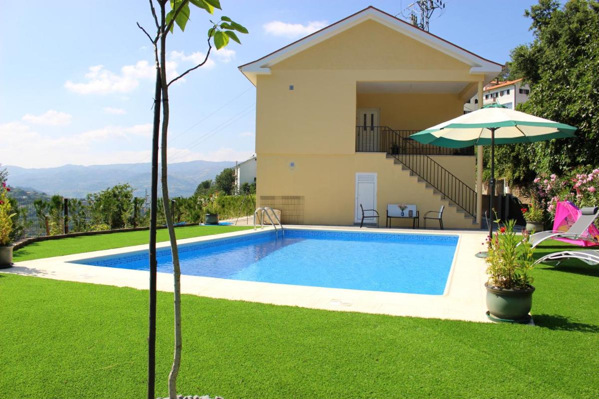 Peaceful villa in Sao Martinho de Mouros with private pool