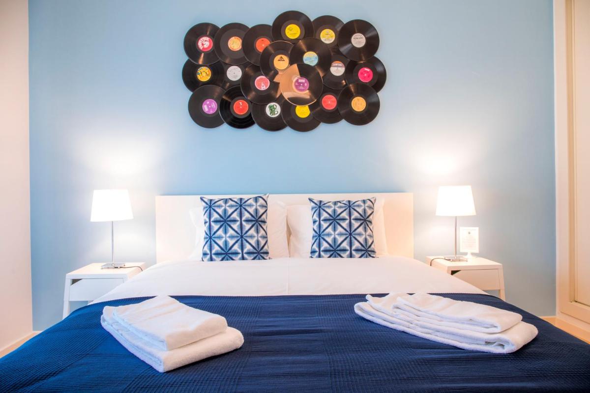 Vinyl Flat Bed & Breakfast - Rooms