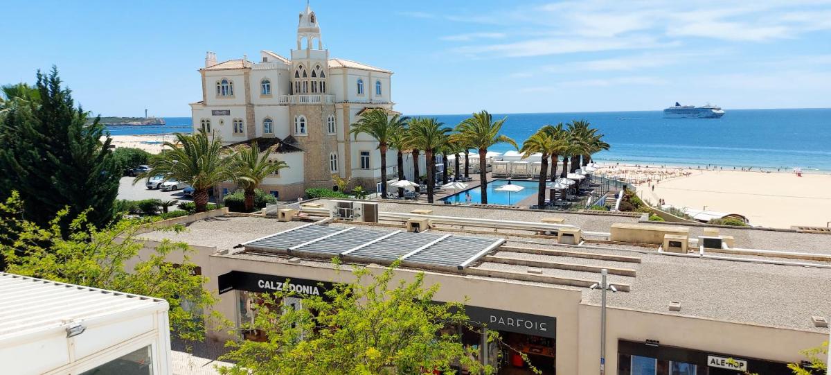 Vistamar Apartments