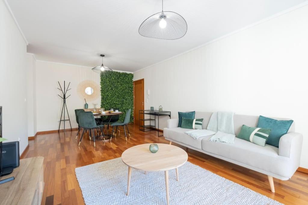 Wings Apartment CE by GALMI